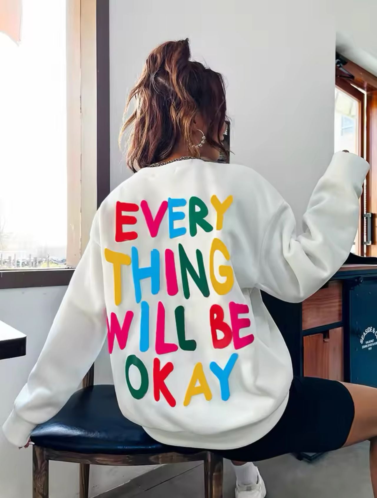 Damen Sweatshirt mit buntem Schriftzug