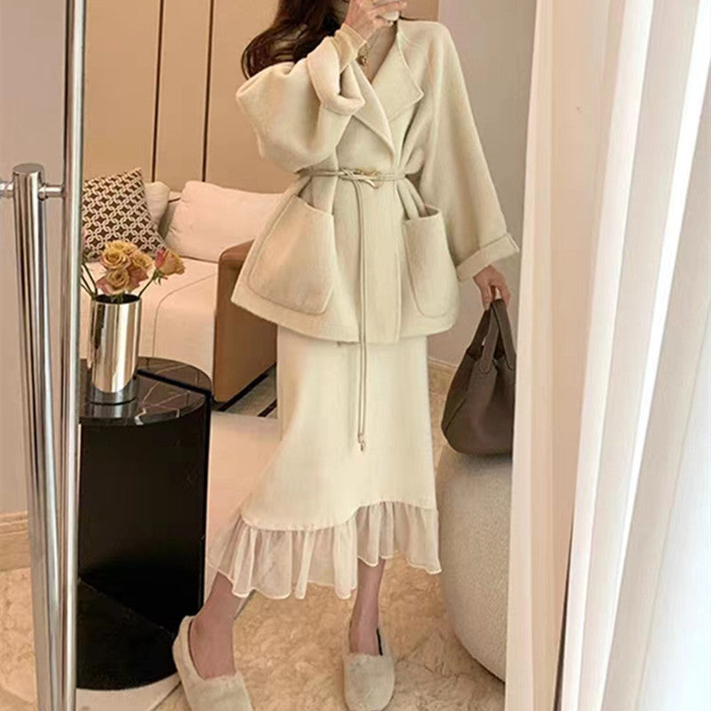 Damen Cardigan mit Knöpfen Rüschensaum Eveloria
