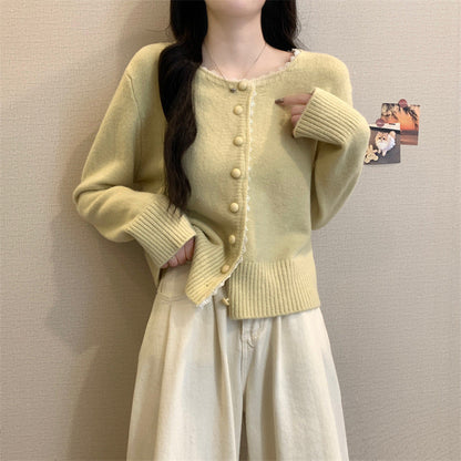 Damen Strickjacke Feine Knöpfe Spitzenkante Beige