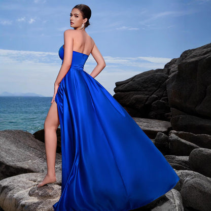 Damen Abendkleid Mit Tiefem Ausschnitt Hochgeschlitzt Eveloria