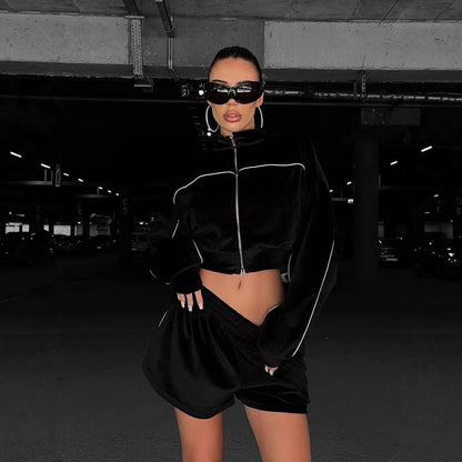 Damen Sportliches Oversized-Set mit Shorts und lockerer Jacke