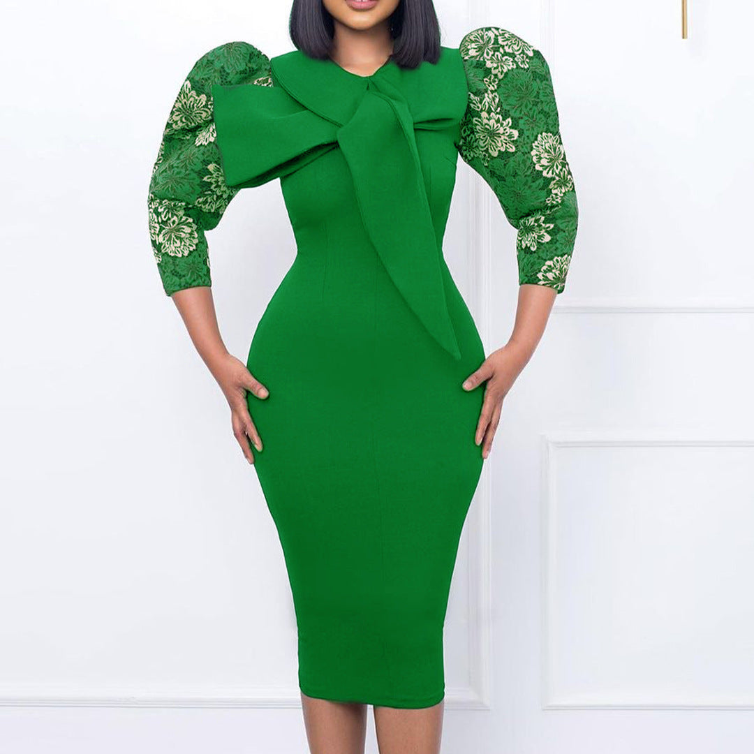 Damen Kleid mit Statement-Kragen und floralem Ärmel Eveloria