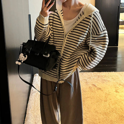 Damen Oversized Strickjacke Reißverschluss Kapuze Schwarz Eveloria - Eveloria