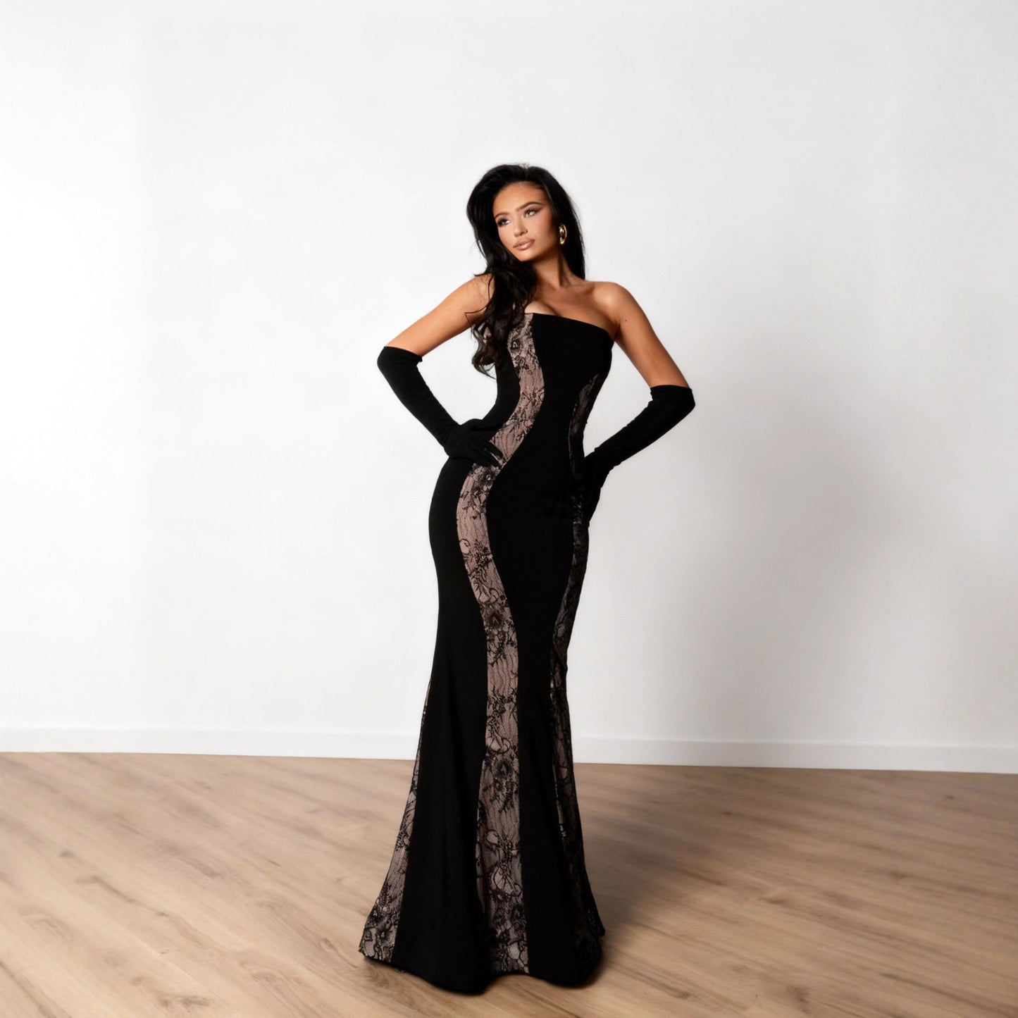 Damen Abendkleid mit Spitze und luxuriösem Schnitt