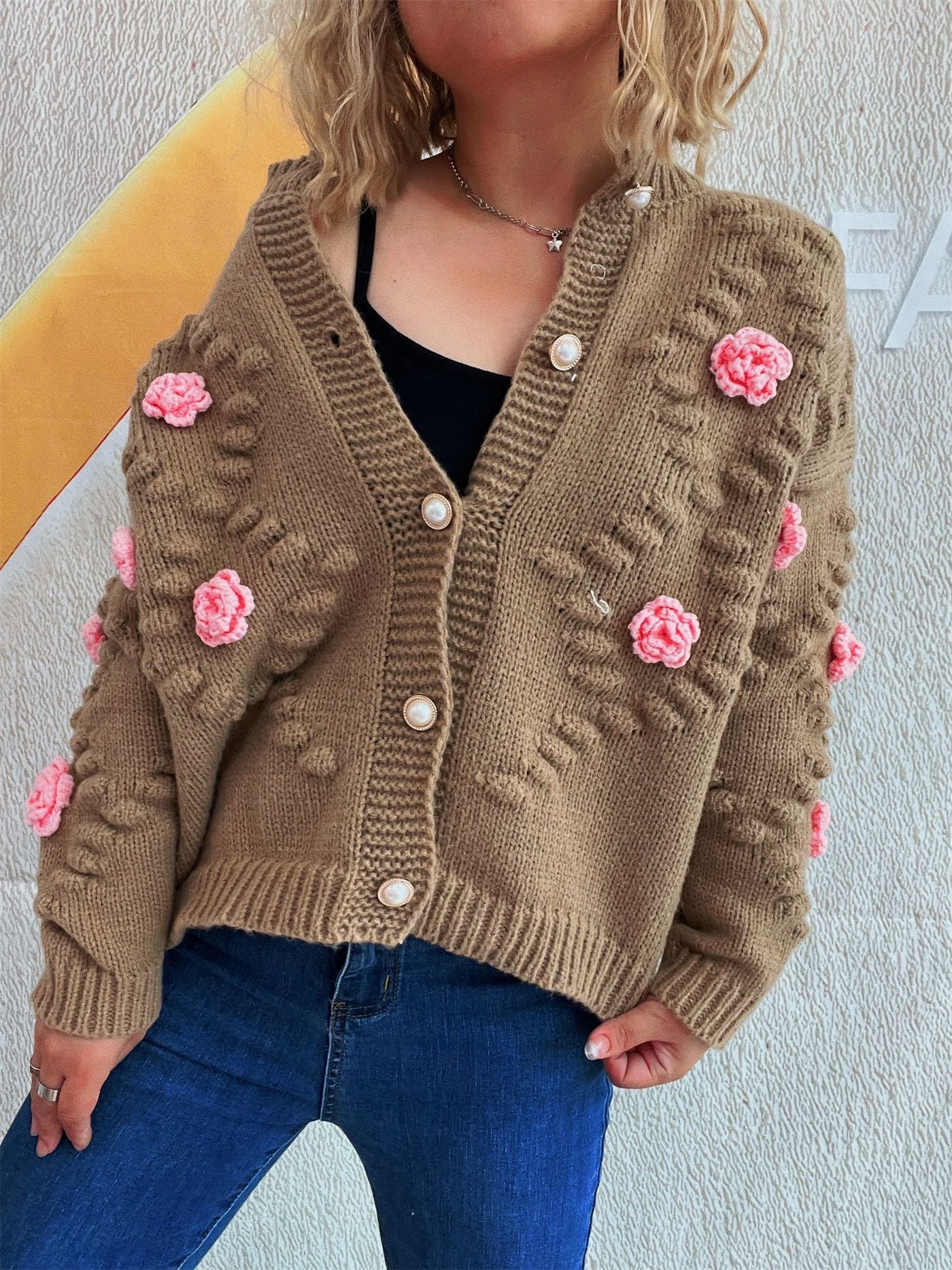 Damen Strickjacke Floralmuster Perlenknöpfe Beige