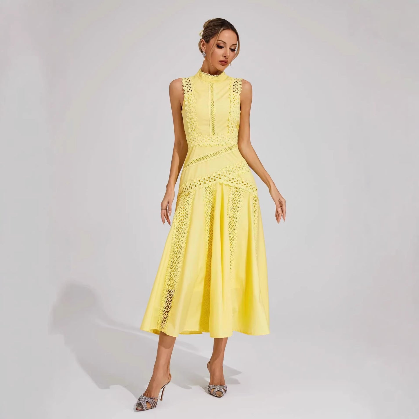 Damen Midi-Kleid Spitzenakzente Eveloria - Eveloria