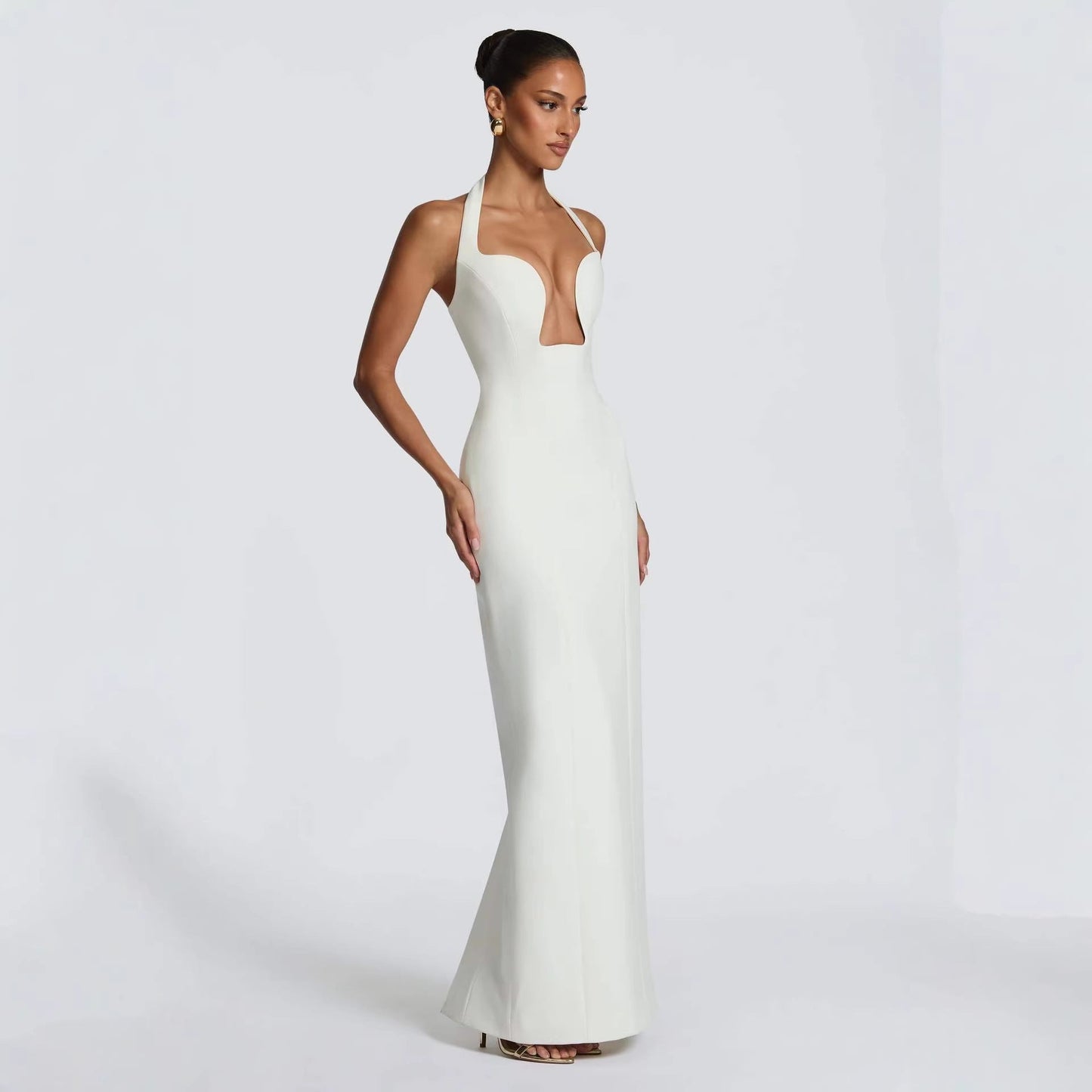 Damen Abendkleid mit tiefem Ausschnitt und schwingendem Saum Eveloria