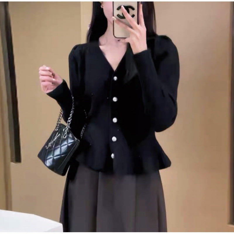 Damen Strickjacke mit Knöpfen und Taillierung Elegantes Design