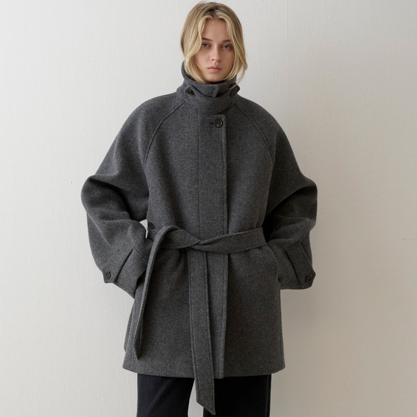 Damen Wollmantel mit Hochkragen und Taillengürtel Eveloria