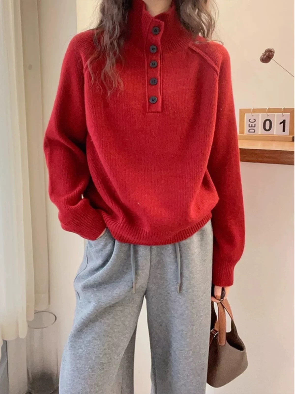 Damen Grobstrickpullover Hochkragen Dekorative Knöpfe Eveloria
