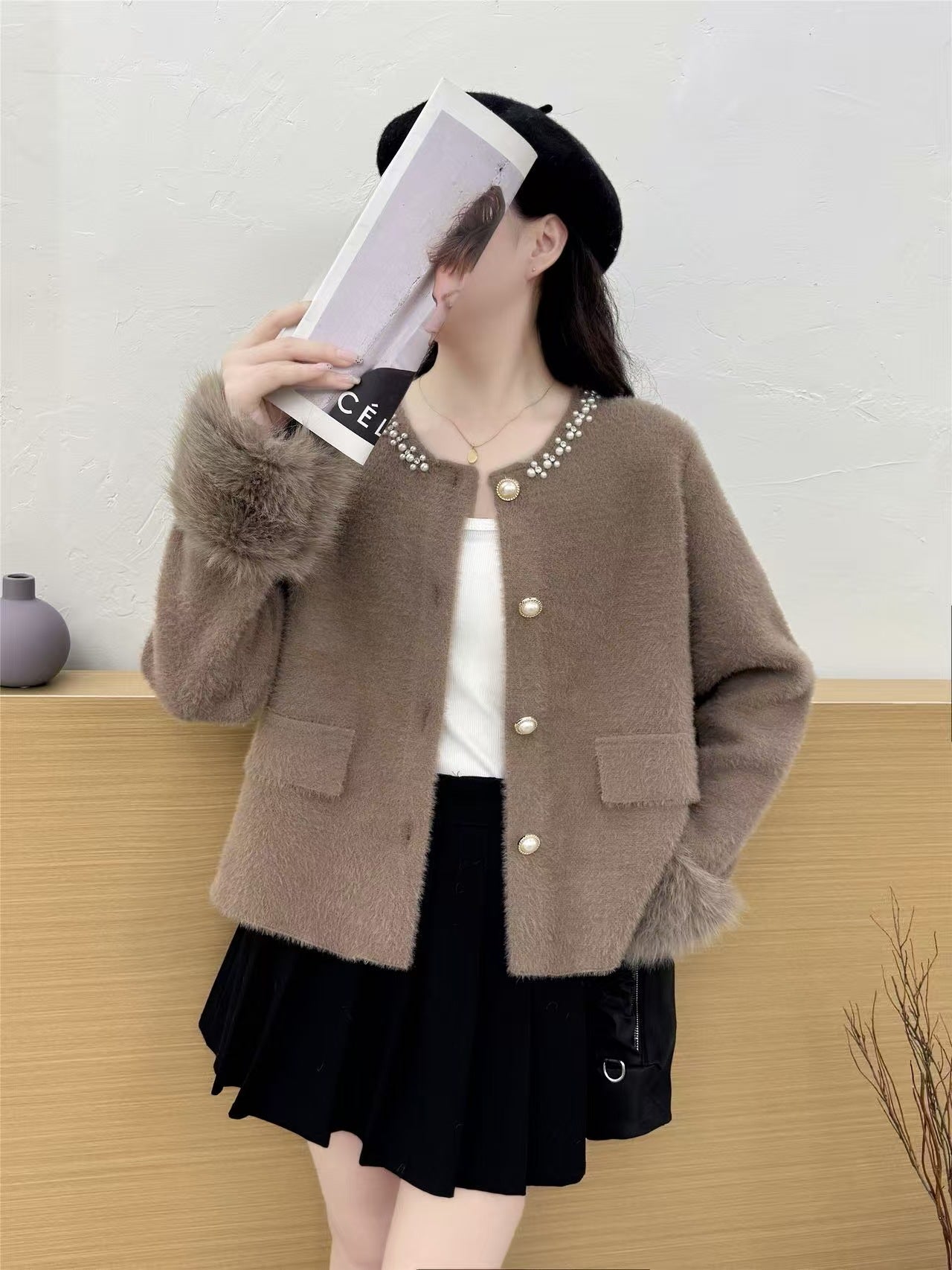Damen Strickjacke Perlenverzierung Flausch Ärmel Eveloria