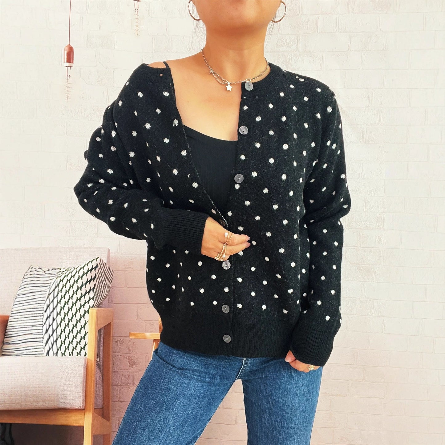 Damen Strickjacke Modern Punkte Knopfleiste Grau