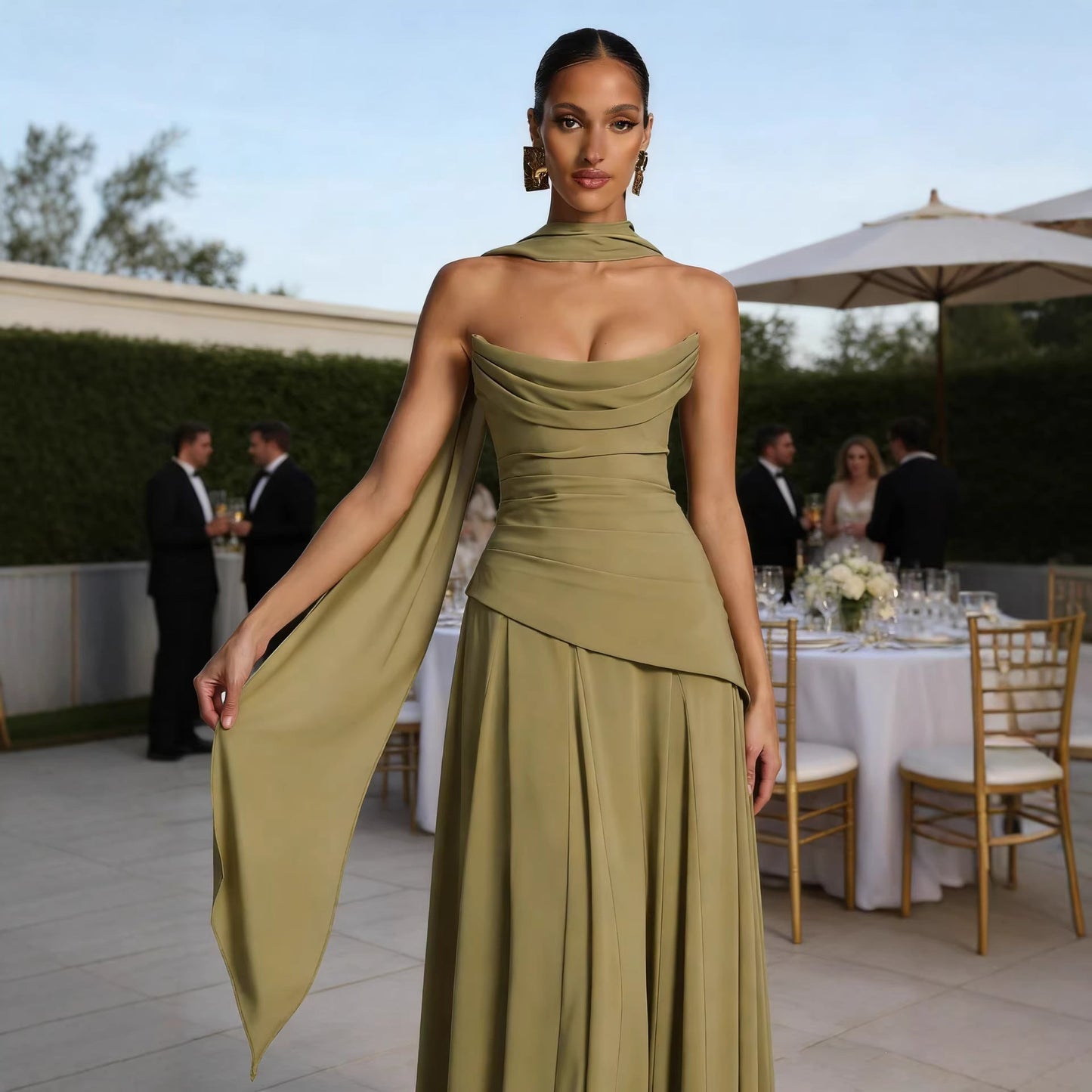 Damen Abendkleid mit Wasserfall-Ausschnitt Voluminöser Rock Eveloria