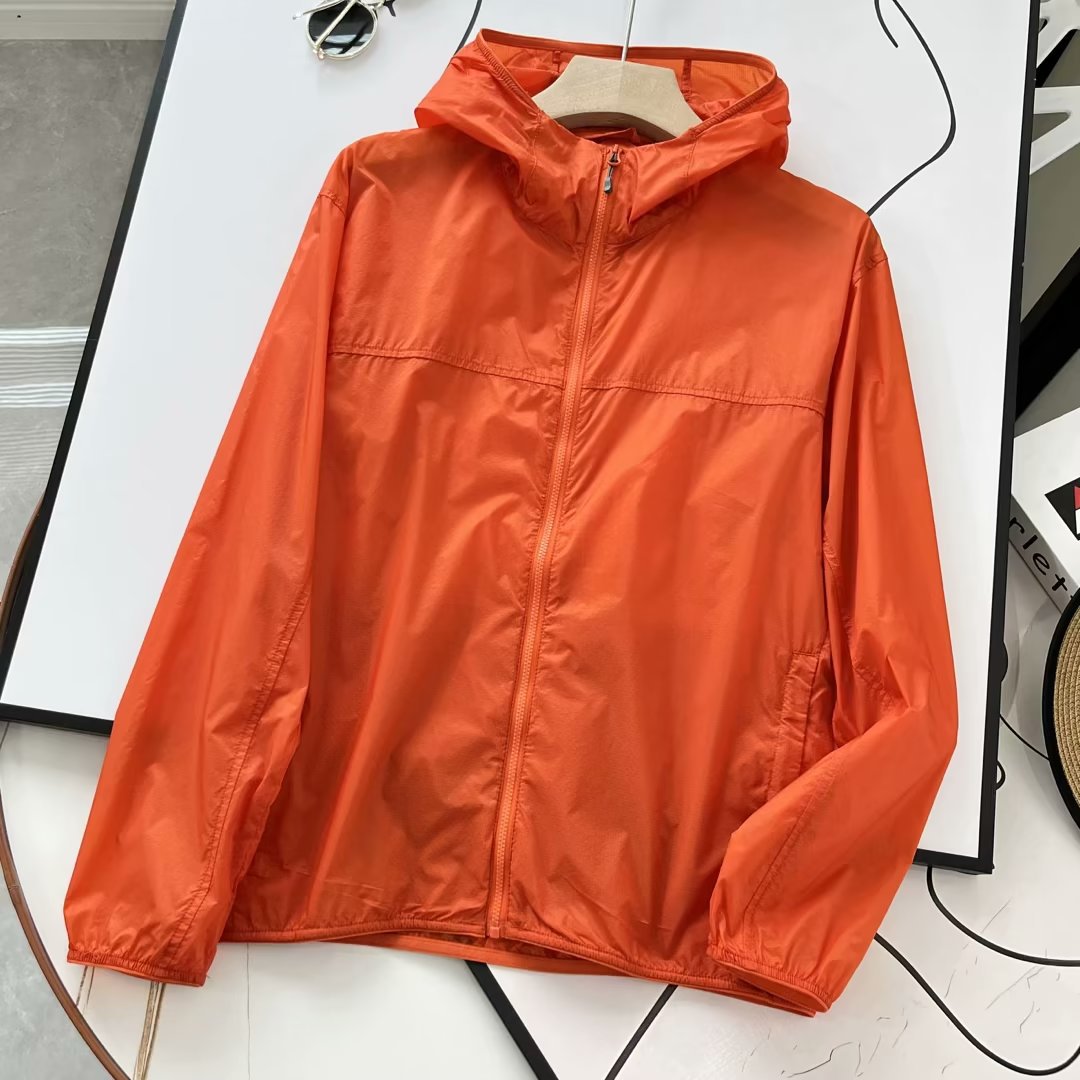 Damen Leichte Sportjacke mit Kapuze Eveloria wird zu:
Eveloria Damen