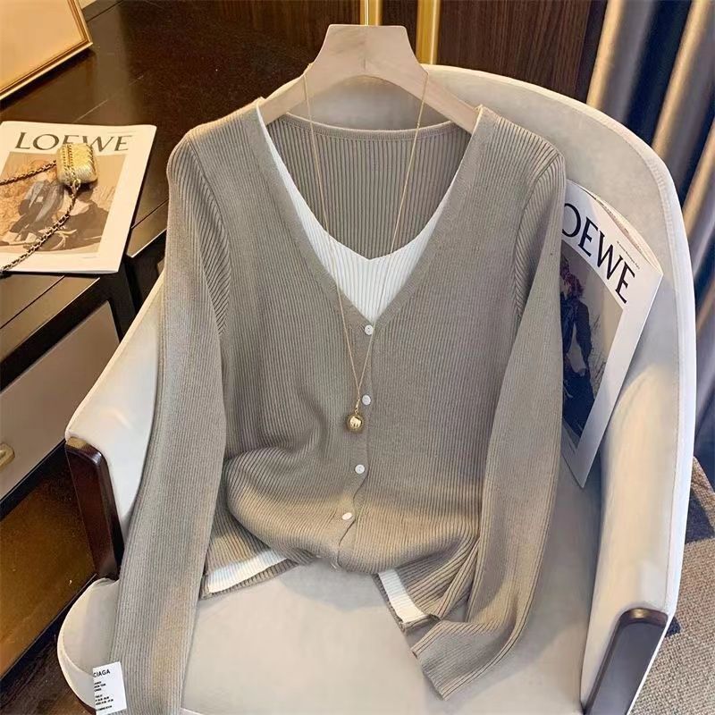 Damen Strickjacke V-Ausschnitt Feine Knöpfe Eveloria