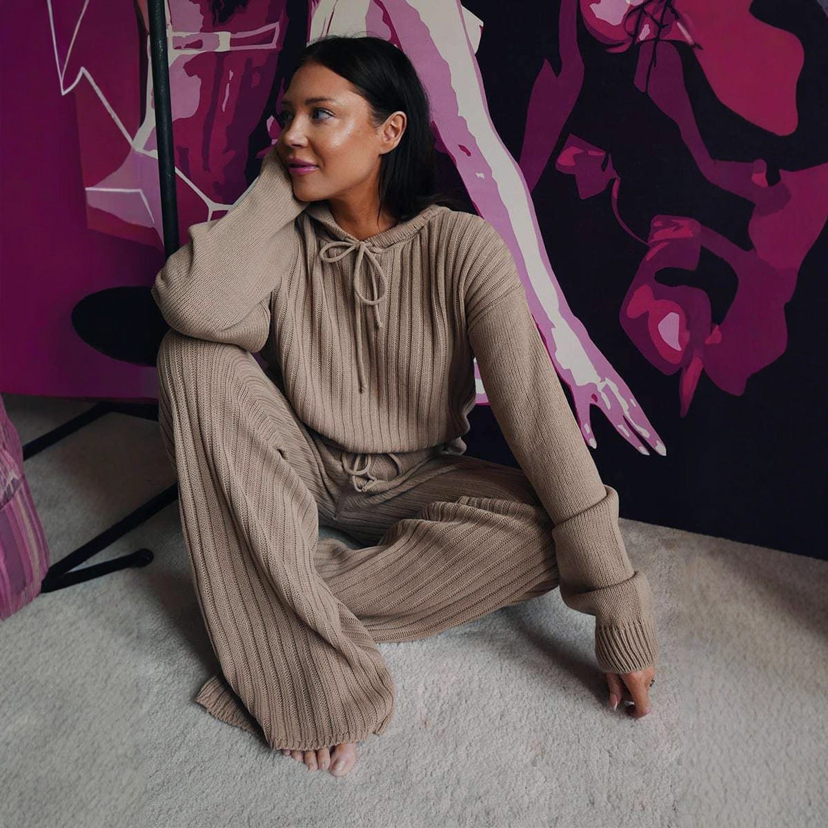 Damen Strickanzug Relaxed Fit mit Kapuze und hohen Bündchen Schwarz - Eveloria