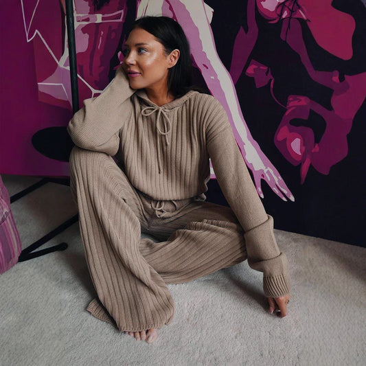 Damen Strickanzug Relaxed Fit mit Kapuze und hohen Bündchen Schwarz - Eveloria