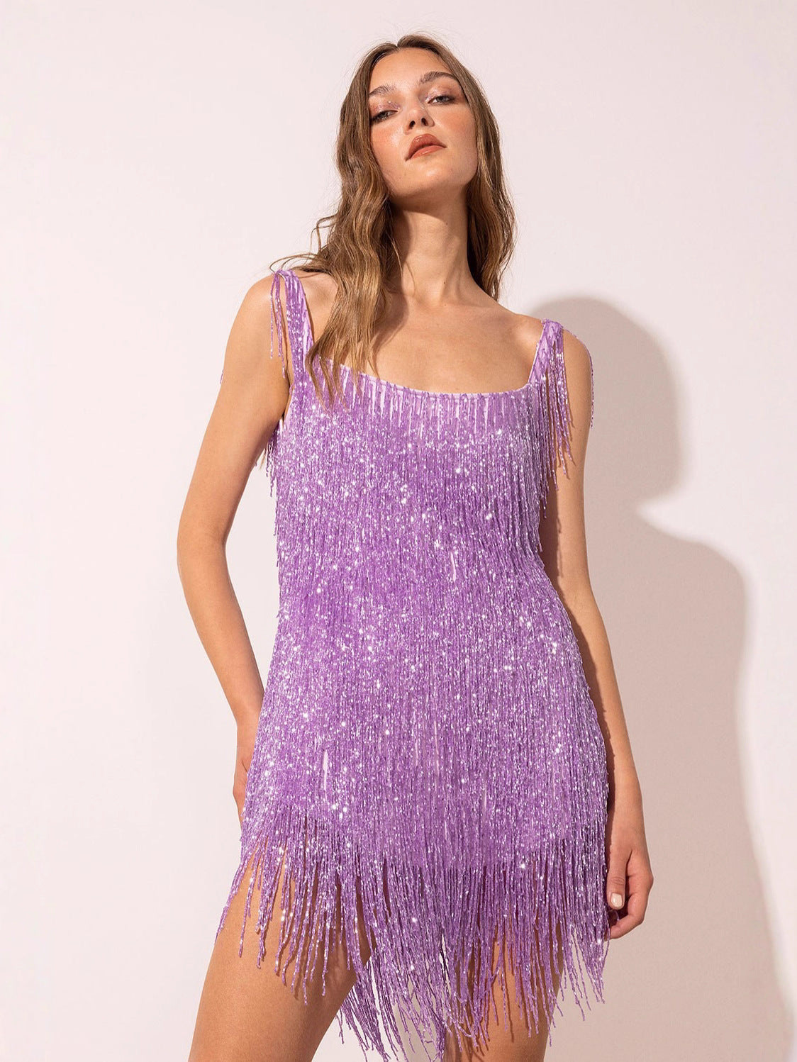Damen Minikleid mit Paillettenbesatz und Fransen