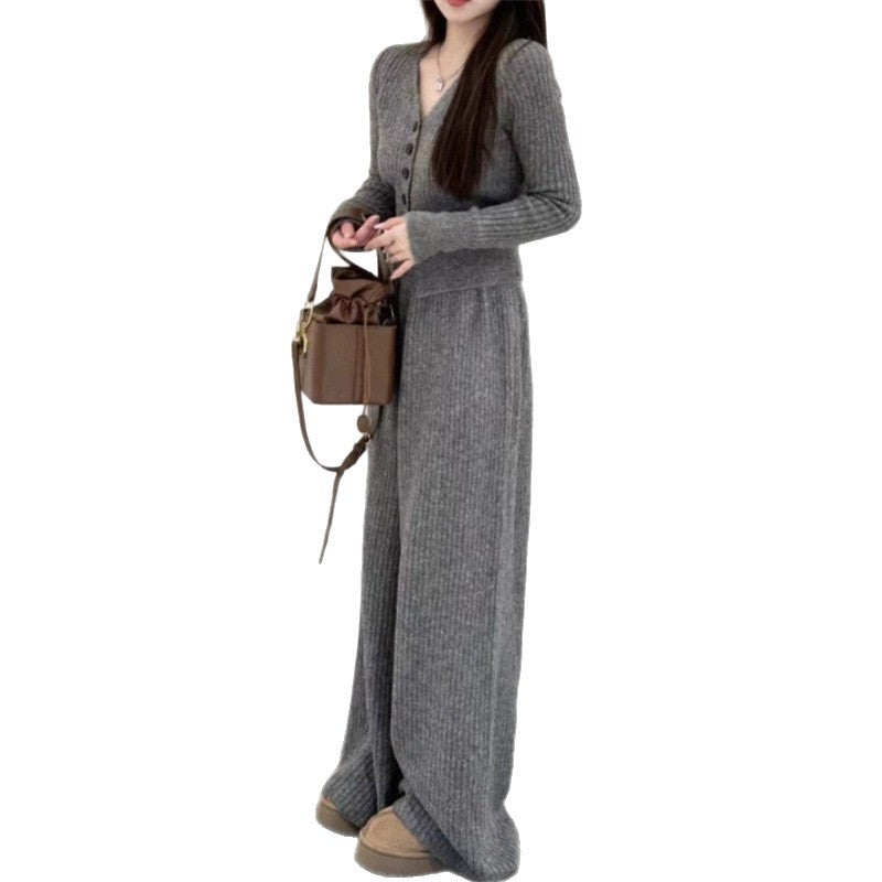 Damen Strickanzug V-Ausschnitt Knopfdetails Eveloria
