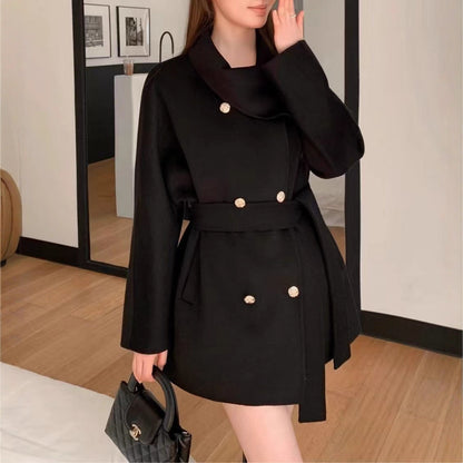Damen Kurzjacke Asymmetrischer Kragen Goldene Knöpfe Eveloria