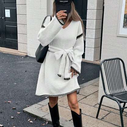 Damen Strickkleid mit Gürtel und V-Ausschnitt