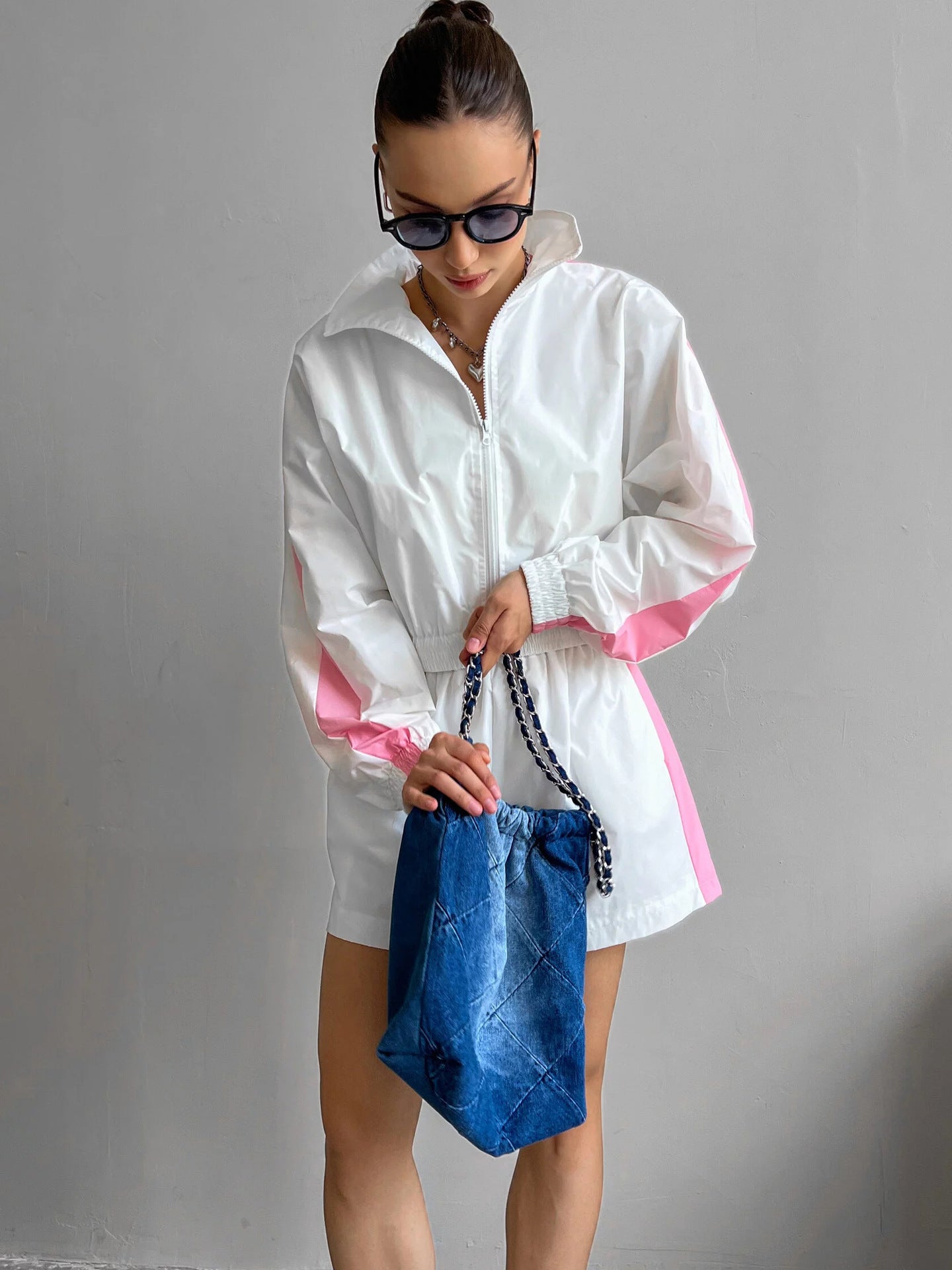 Damen Sportliche Kurzjacke und Shorts Set Eveloria wird zu:
Eveloria