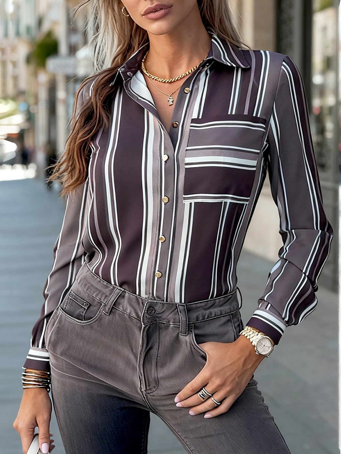 Damen Bluse mit feinen Streifen und klassischem Kragen Elegant