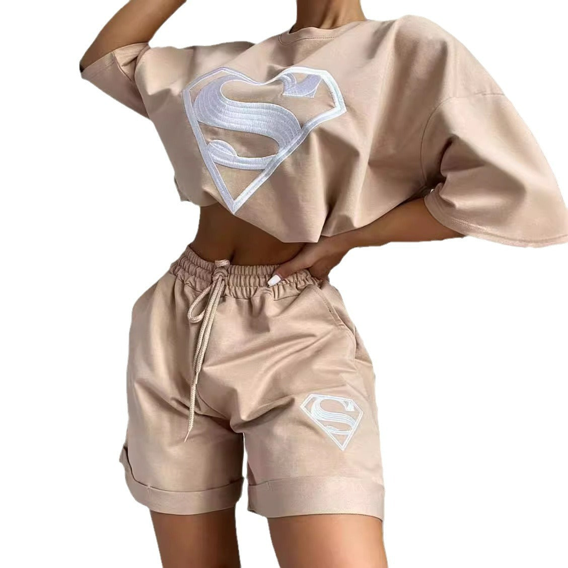 Damen Sport-Set Kurzarm-Shirt und Shorts mit Logo-Design Eveloria