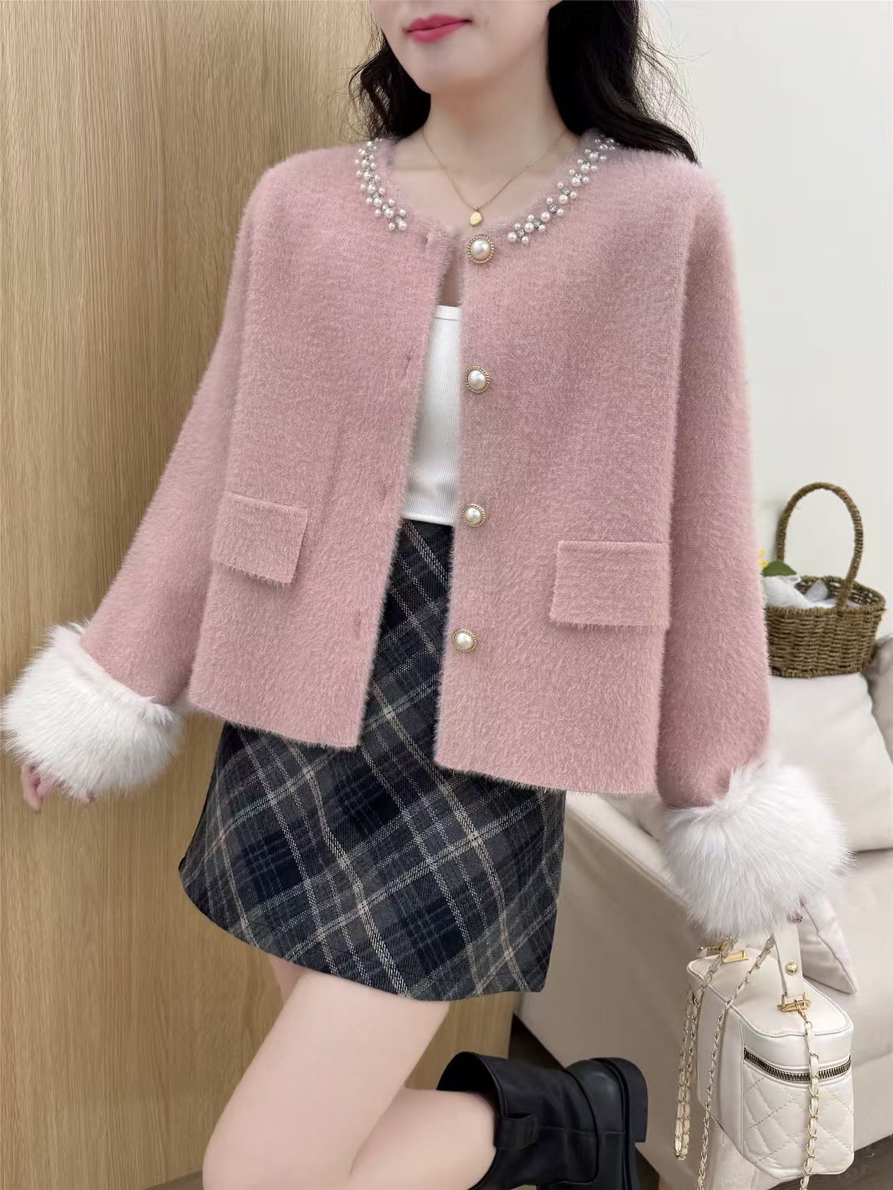 Damen Strickjacke Perlenverzierung Flausch Ärmel Eveloria