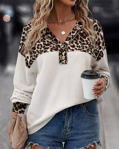 Damen Oberteil Leo-Design Knopfdetails Eveloria