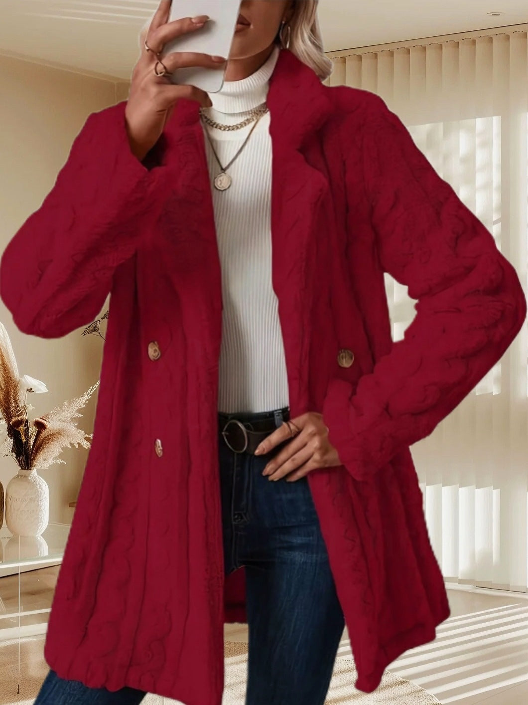 Damen Strickmantel mit besonderer Textur und eleganten Knöpfen