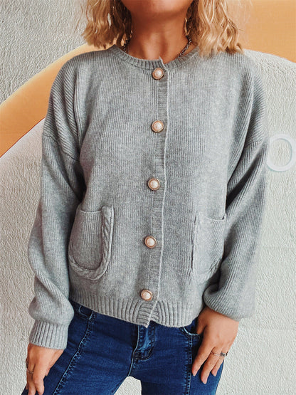 Damen Strickjacke mit Perlenknöpfen und Taschen Eveloria