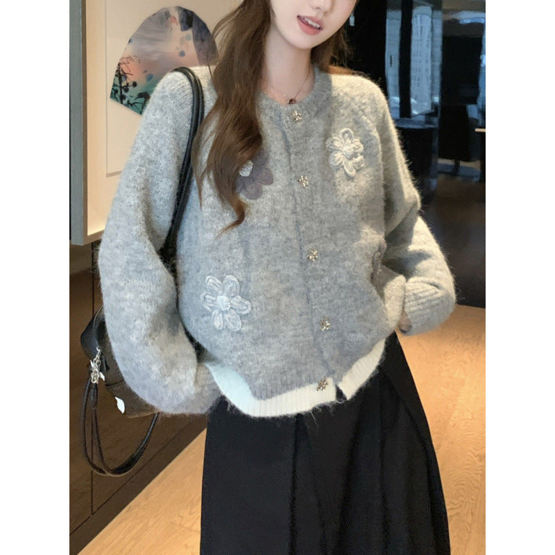 Damen Strickjacke mit Blumenapplikationen Kuschelig