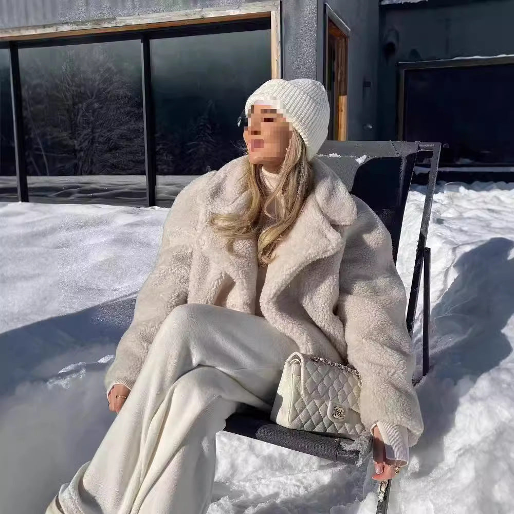 Damen Plüschjacke Reverskragen Taschen Kuschelig Beige Eveloria
