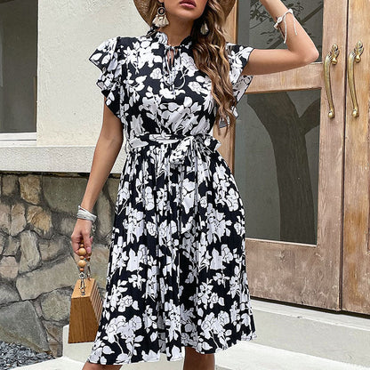 Damen Blumenkleid Rüschendetails Bindegürtel Eveloria - Eveloria