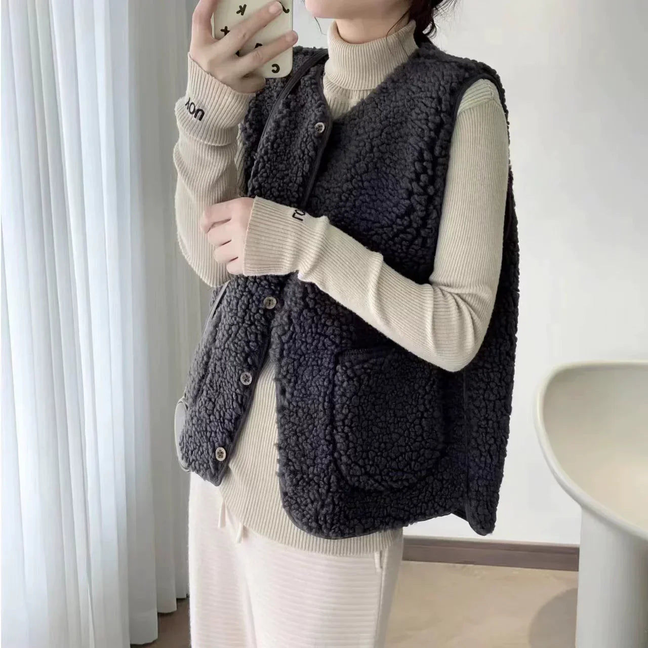 Damen Teddyweste Relaxed Fit V-Ausschnitt mit Knöpfen und Taschen