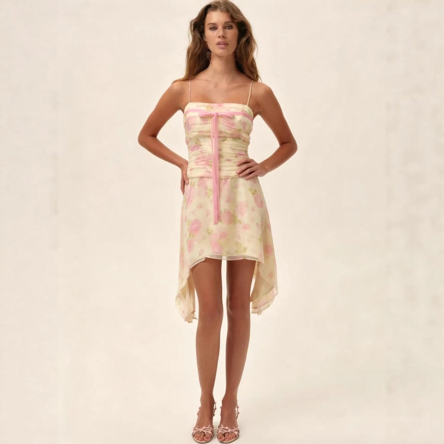 Damen Mini-Kleid Flower-Print Asymmetrisch Elegantes Raffdesign