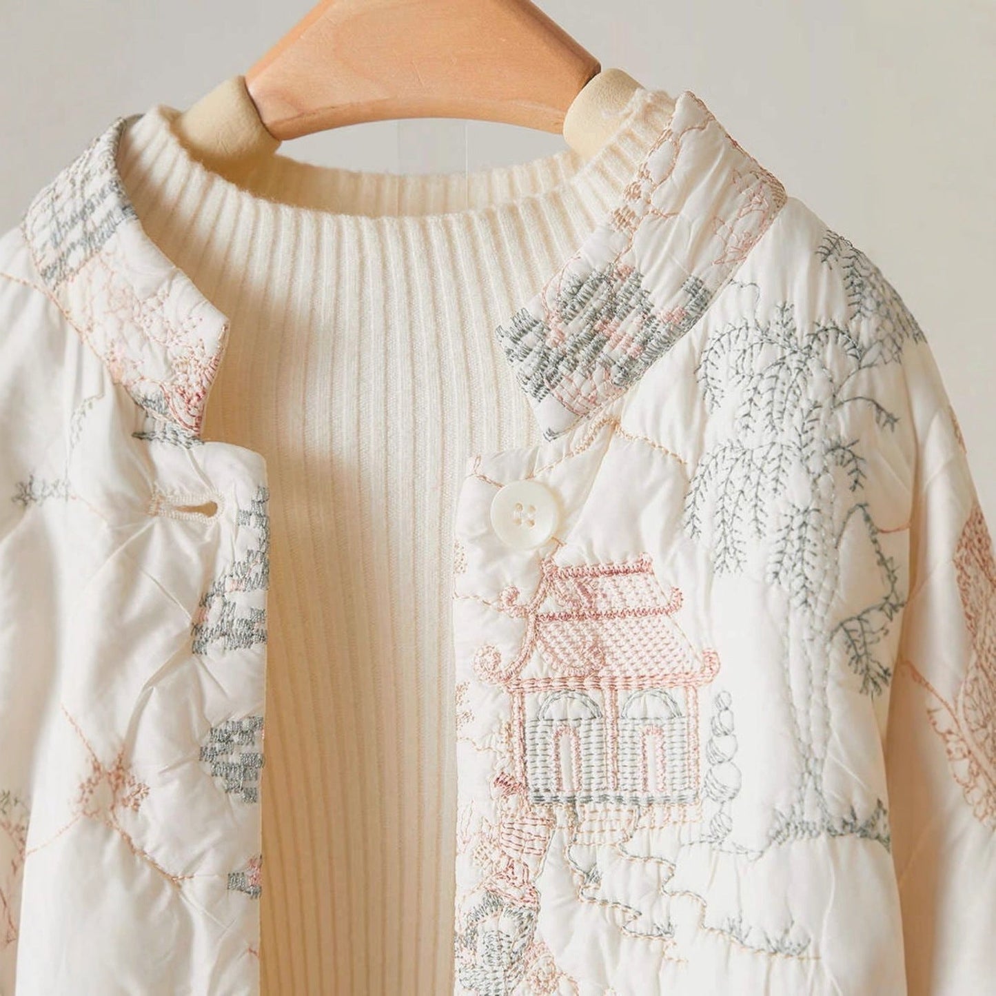 Damen Leichte Steppjacke mit Stickereien Eveloria