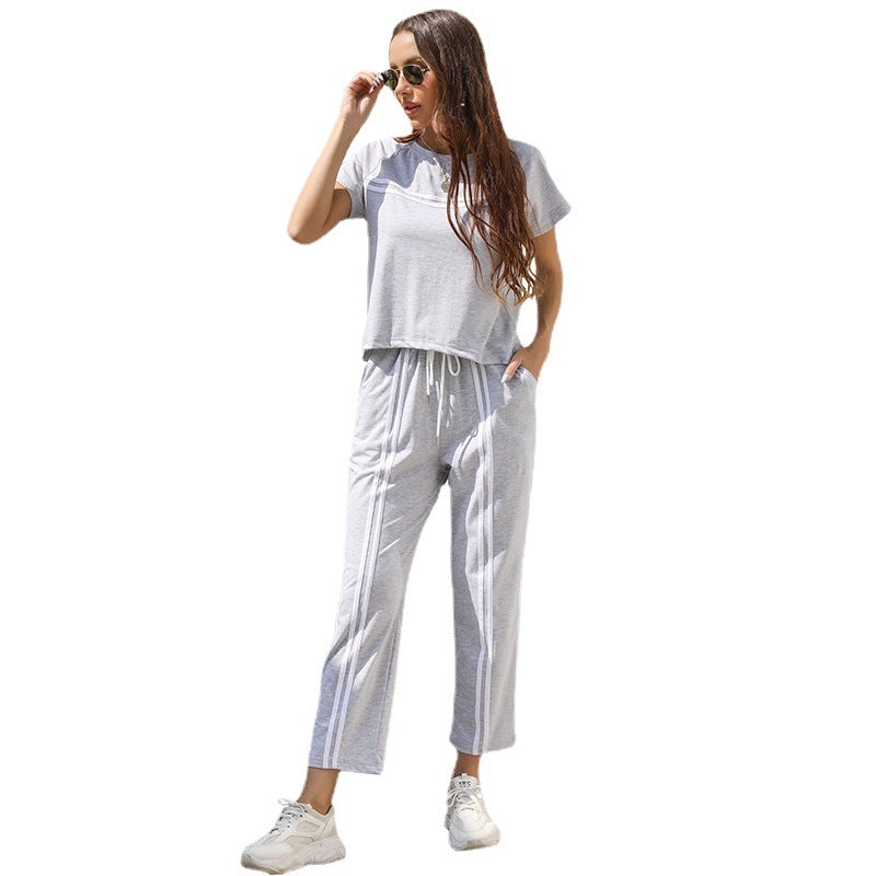 Damen Sportset Gestreiftes Oberteil und Hose Bequem Eveloria