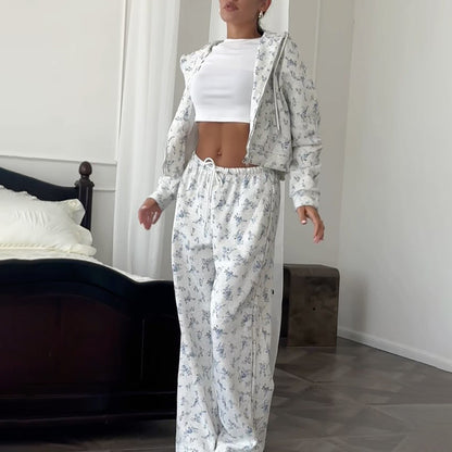 Damen Freizeitoutfit mit floralem Muster Eveloria