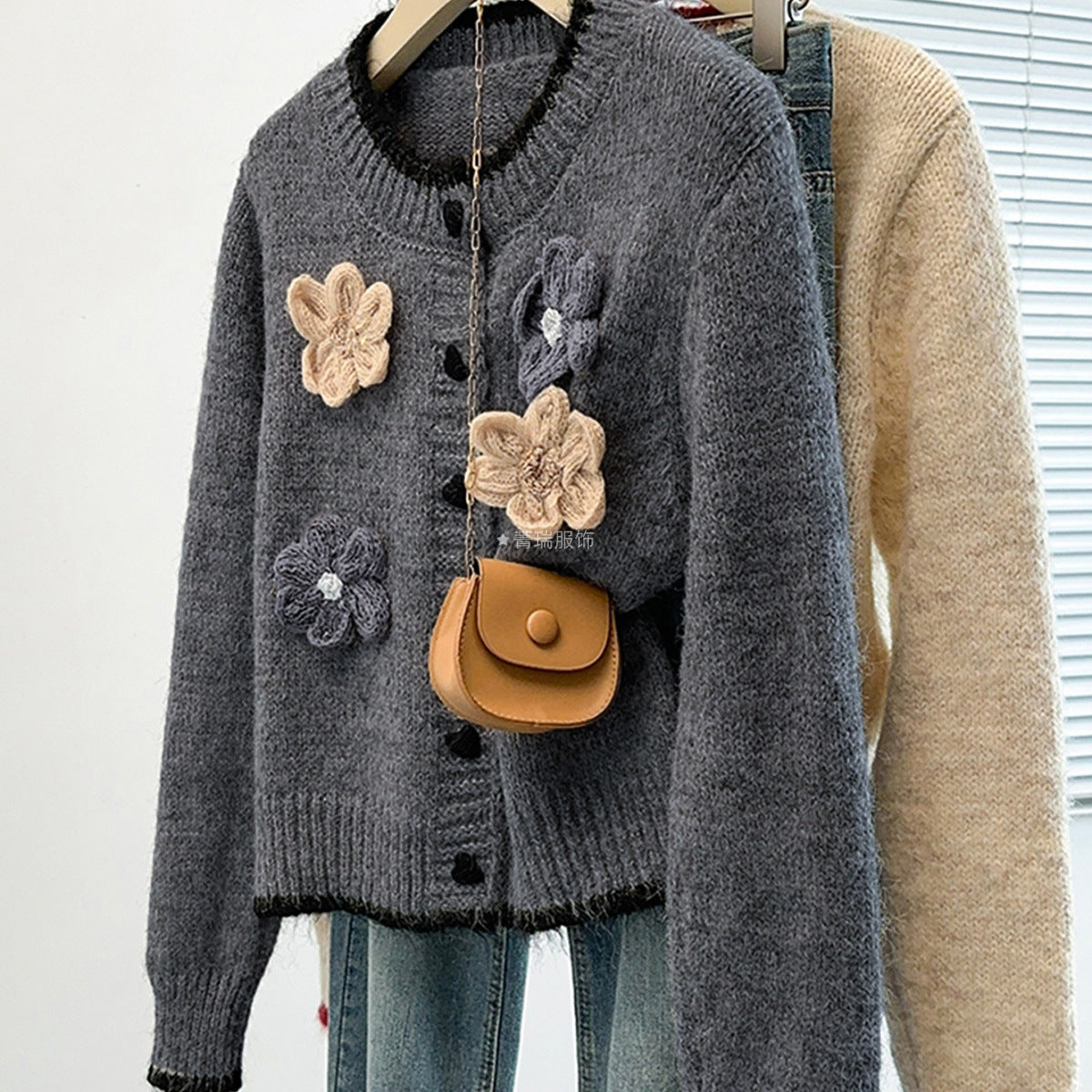 Damen Strickcardigan Blumenapplikationen Weich Eveloria
