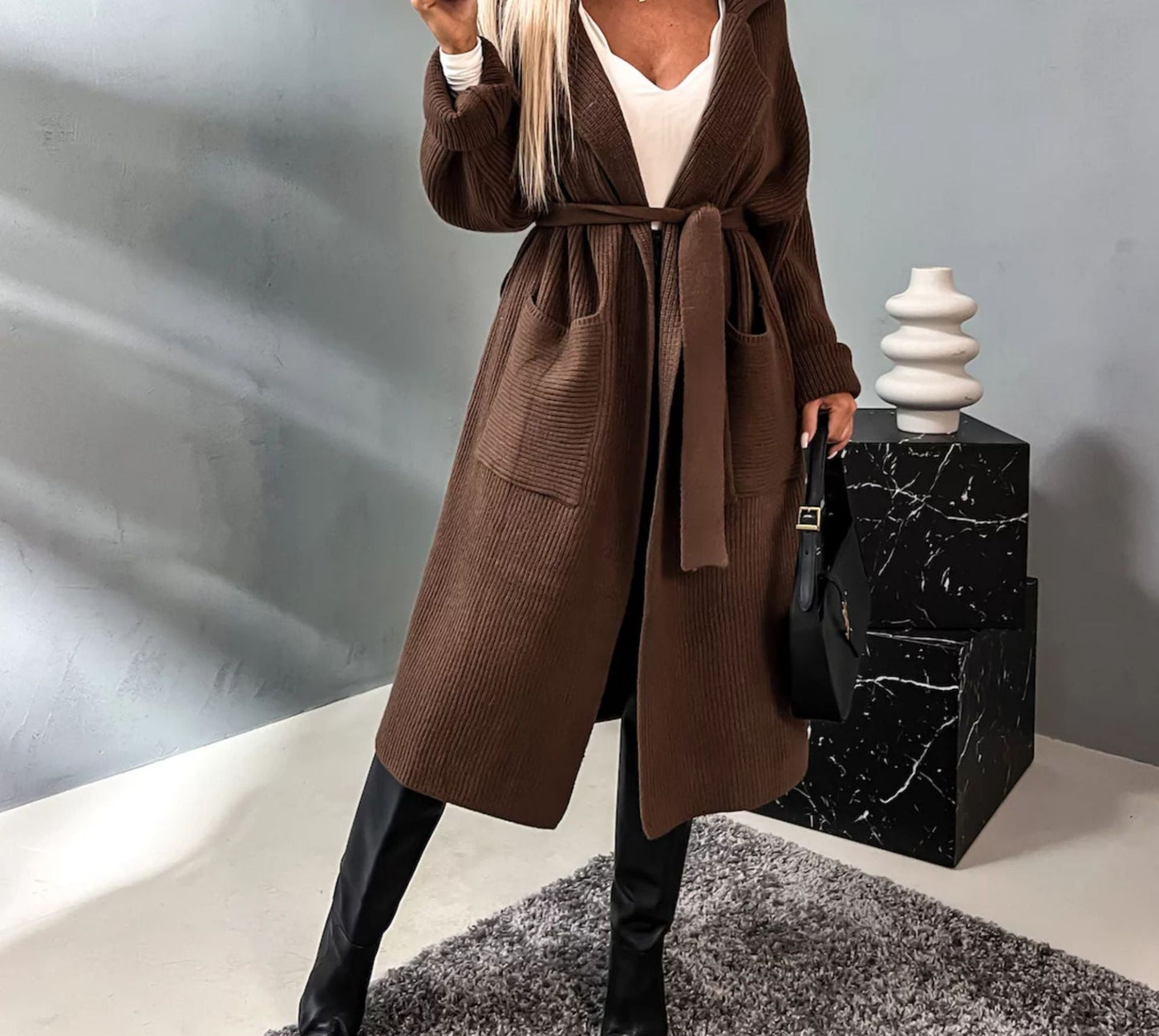 Damen Langstrickjacke mit Taschen und Gürtel Eveloria