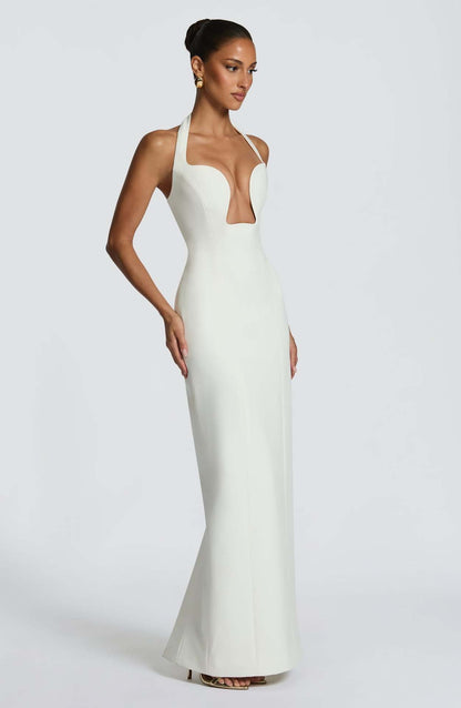 Damen Abendkleid mit tiefem Ausschnitt und schwingendem Saum Eveloria