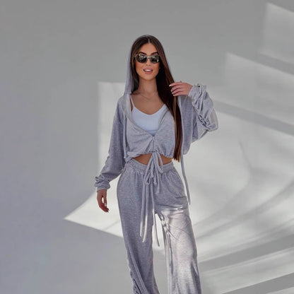 Damen Lounge-Set mit Crop-Hoodie und weiten Hosen Eveloria