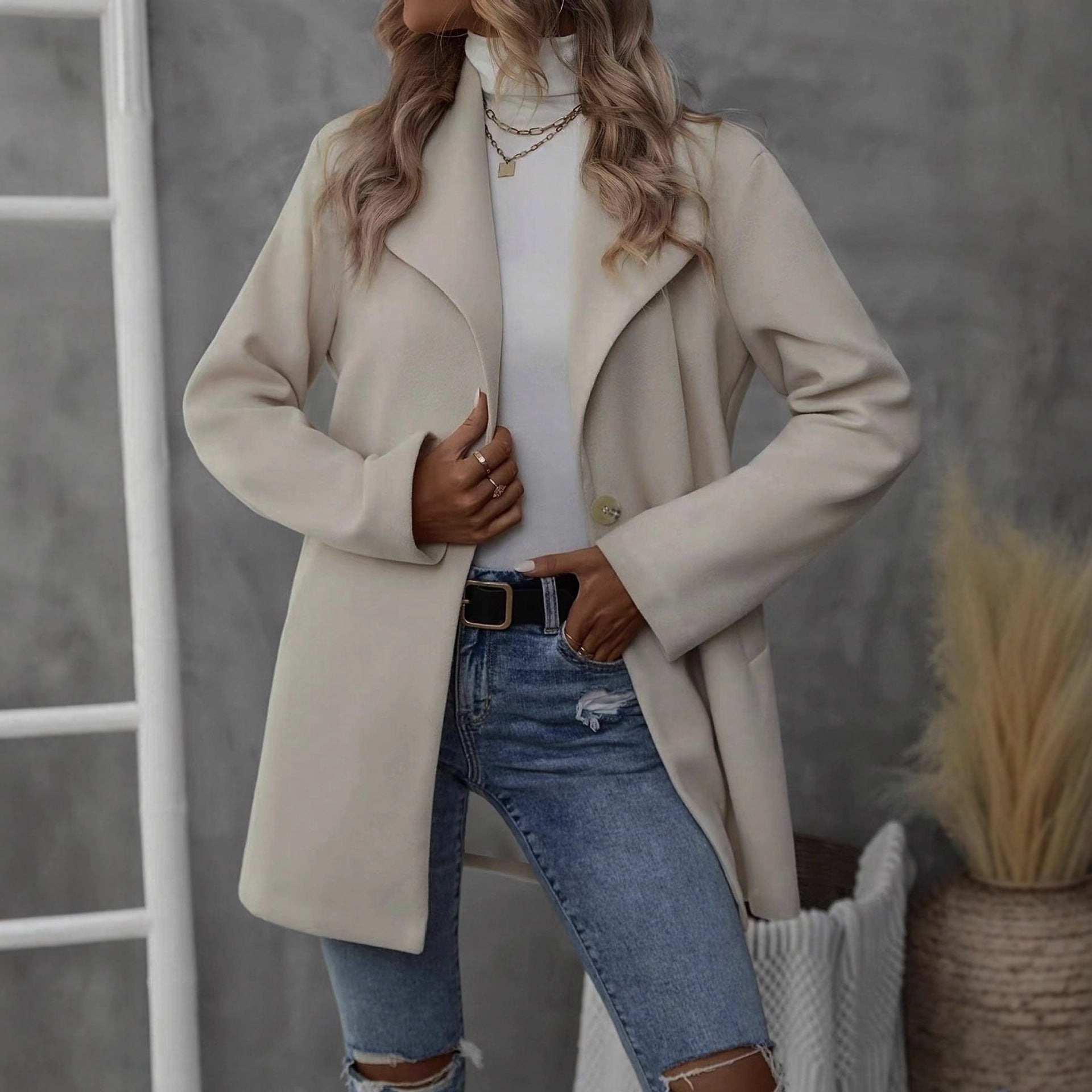 Damen Übergangsjacke mit Knopfverschluss und großem Revers Schwarz - Eveloria
