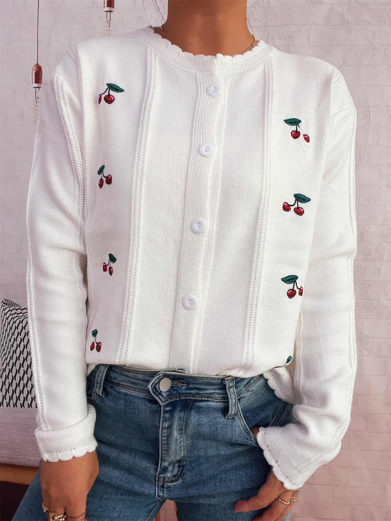 Damen Strickjacke Kirschenmotiv Rüschenkragen