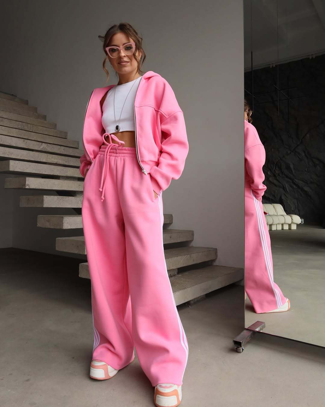 Damen Sportliches Loungewear-Set mit Cropped-Hoodie und weiter Hose