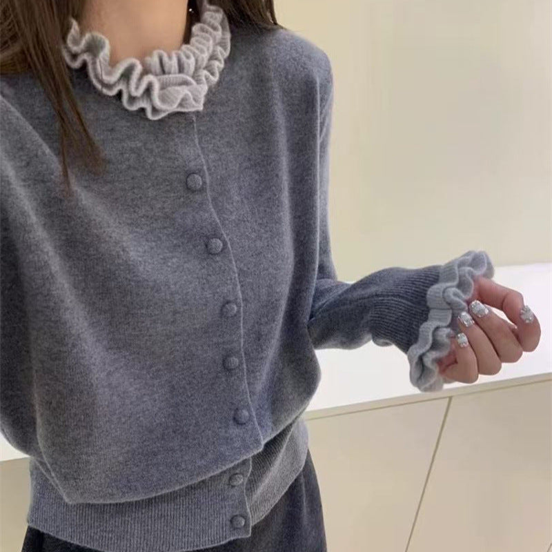 Damen Strickjacke Rüschenkragen Knöpfe Eveloria
