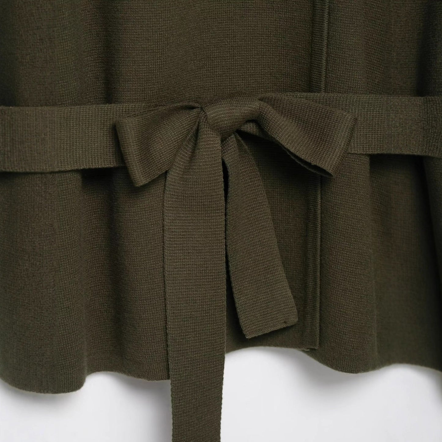 Damen Strickjacke mit Taillengürtel und Knöpfen Beige