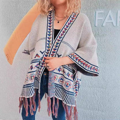 Damen Strickponcho mit Fransen und buntem Muster - Eveloria